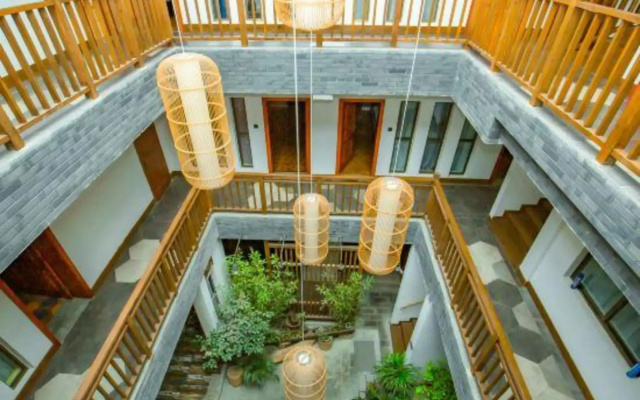 Huanran Tangchi Homestay (Qingchengshan Scenic Area)