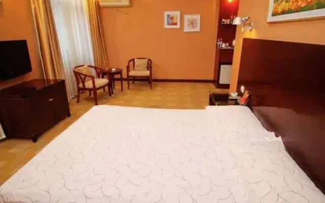 QMAX Peninsula Hotel (Huainan Top 100 Business and Trade)