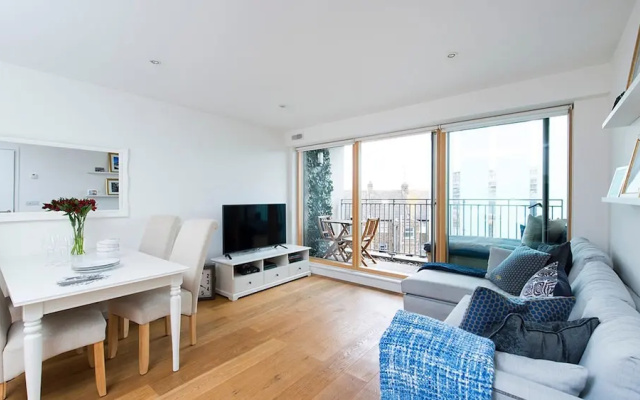 Contemporary 2br Apartment in East Putney