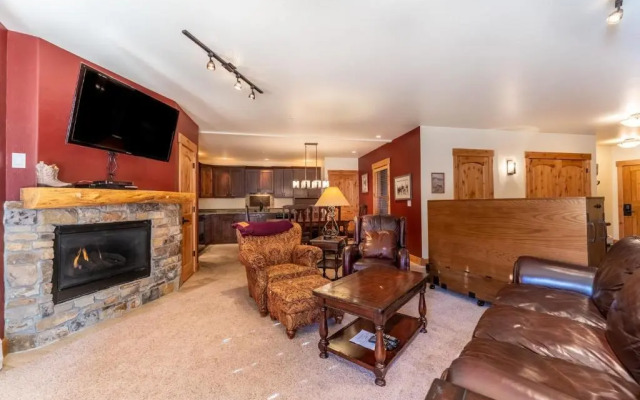Tenderfoot Lodge by Summit County Mountain Retreats