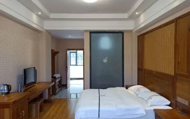 Longyuan Hotel
