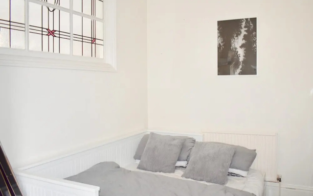 2 Bedroom Flat Next To Hove Seafront