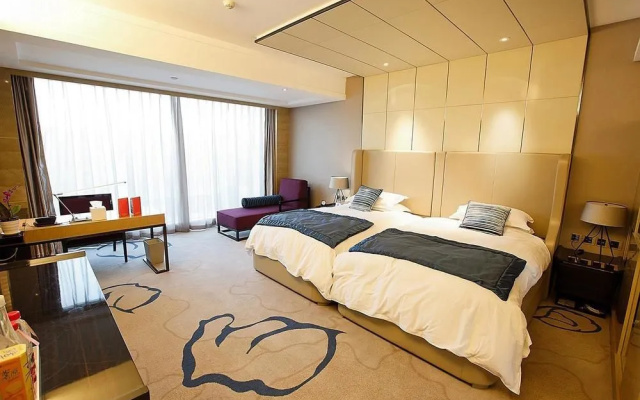 Hongkou Silver Hotel
