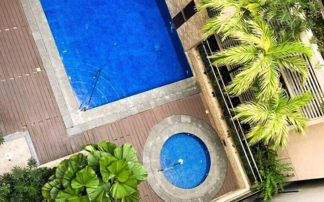 Henry & Adiche  Emperador Building