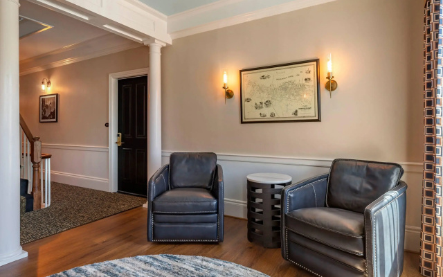 Essex Street Inn & Suites, an Ascend Collection Hotel