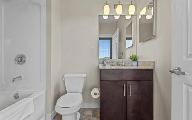 Sleek 2BR Downtown Retreat with Gym