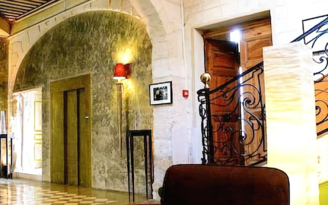 Hotel Saint Trophime