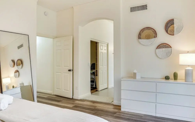 Heated Pool, Furnished Patio! Gilbert Getaway