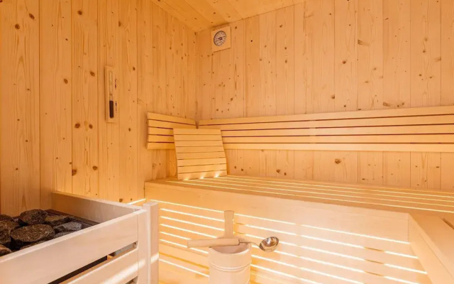 Inviting Chalet on the Ski-slope