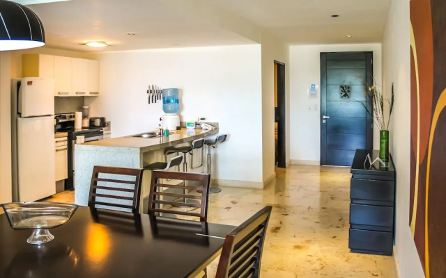 Elements 210 2 Bedroom Condo by Redawning