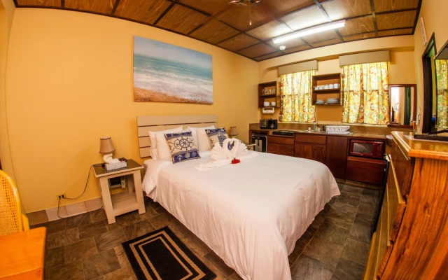 Hummingbird Suites Efficiency Studio
