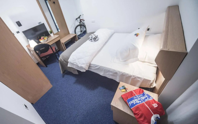 Fly Bike Hotel