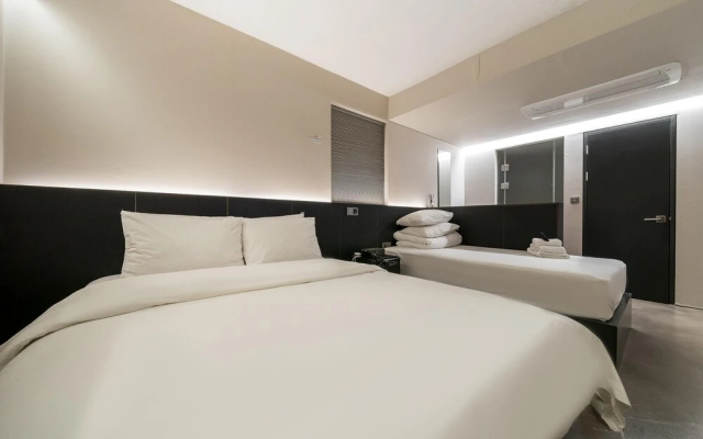 Cheonho Hotel H