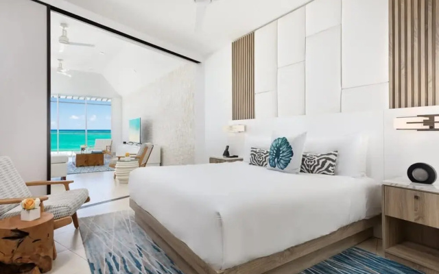Luxe Oceanfront Penthouse Hot Tub Daily Cabana