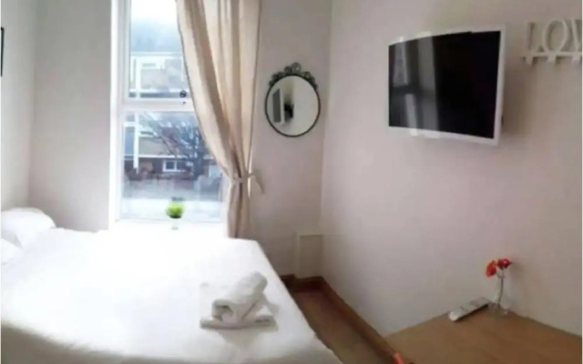 406 Harrow Rooms by Everywhere to Sleep London