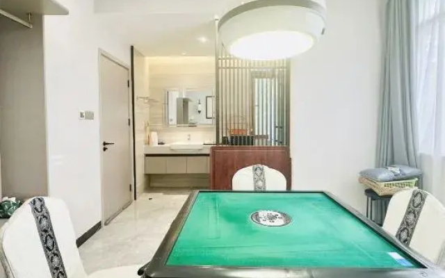 Wuzhishan Yisuli Theme Hotel