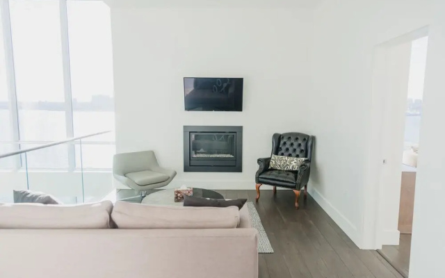 Simply Comfort. King's Wharf Apartments
