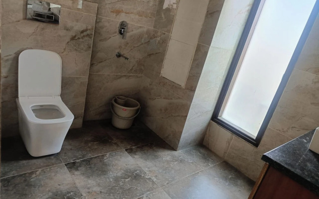 Hotel Lake View -Near Sukhna Lake