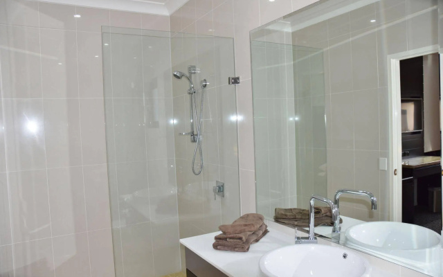 Western Downs Motor Inn