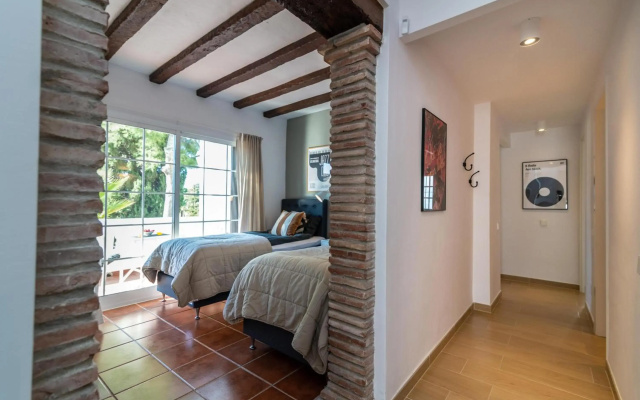 Newly renovated 3 bedroom apt next to Puerto Banús