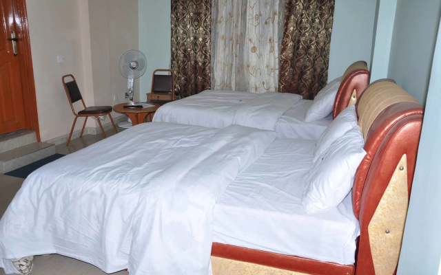 Primera Hotel