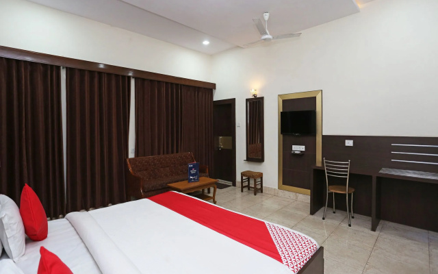 OYO 7880 Hotel Navrang