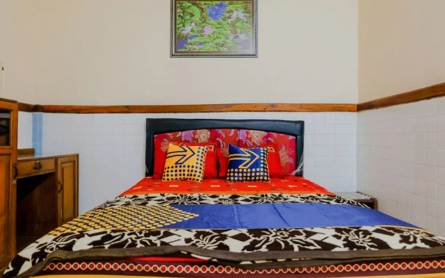 Hotel Dewi by OYO Rooms