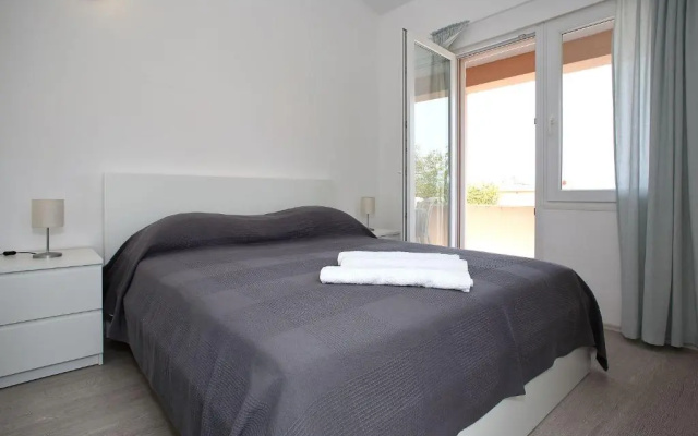 Queen beach Nin apartments Venera - AE1444