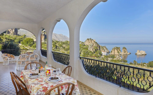 Villa Del Carrubo