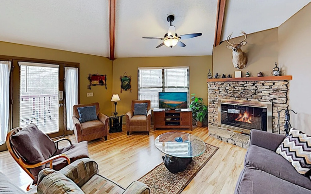 Roundette Cabin 2 Bedrooms 1.5 Bathroom Cabin
