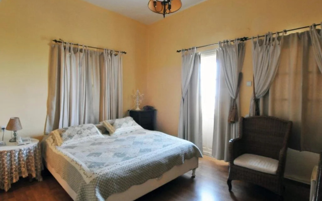 Shulamit Inn