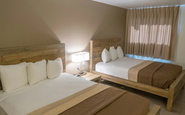 Thunderbird Hotel