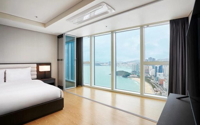 Ocean Royal Suite  (Beach View with 3 Bedrooms)