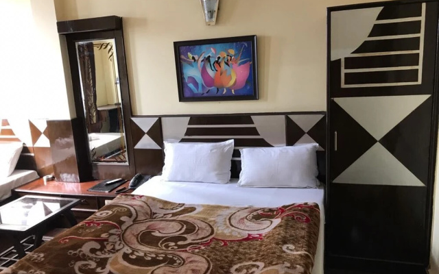 ADB Rooms Gaurav Guest House