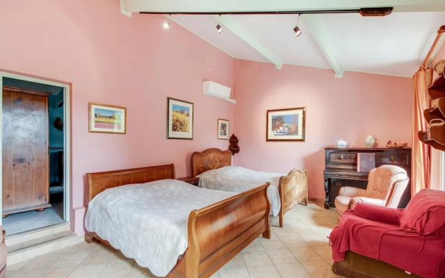 Villa in Provence Near Vaison-la-romaine