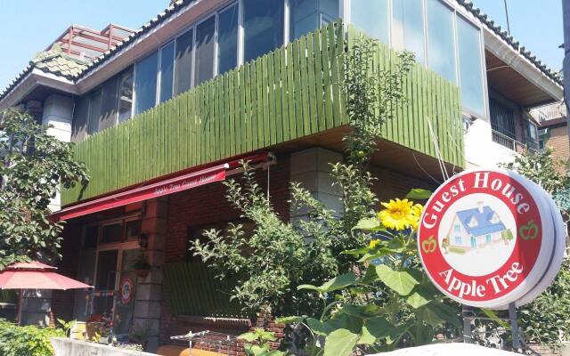 Отель Apple Tree Guest house вид на фасад