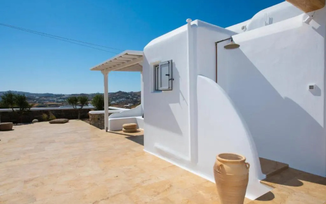 Little Villa amid Super Paradise-JackieO' Mykonos