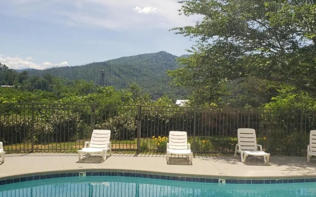 Gatlinburg Chateau 407
