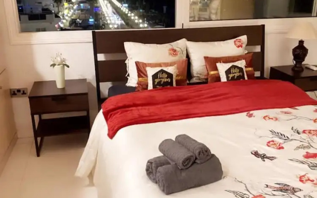 Larnaca Seaview Rooms