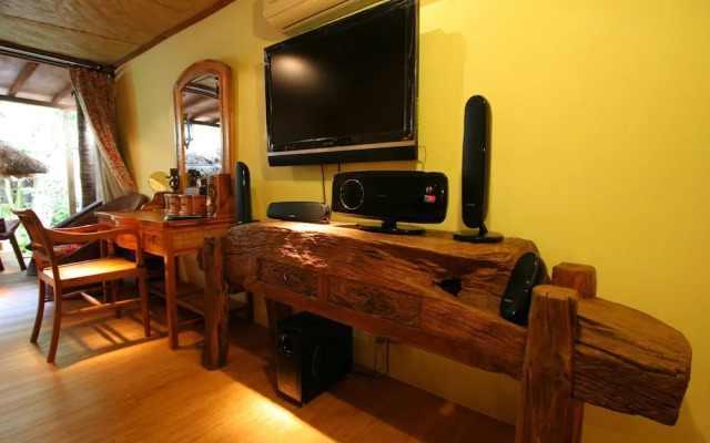 A Fei Surf Inn II - Tiki House