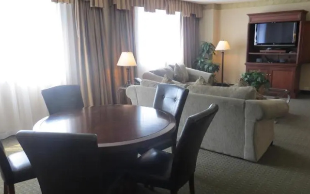 Radisson Los Angeles Airport Hotel