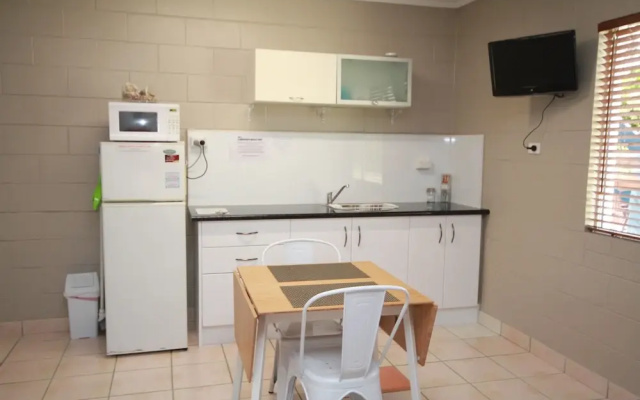 Seaforth Holiday Units