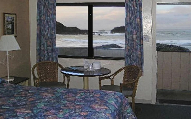 Sea Breeze Motel