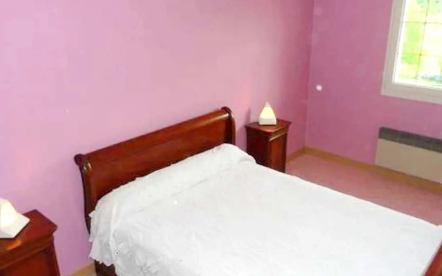 House With 2 Bedrooms in Saint-laurent-la-roche, With Enclosed Garden