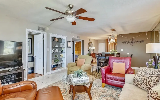 DP 202C Recently renovated 2 bedroom condo near Destin Harbor and amazing views by RedAwning