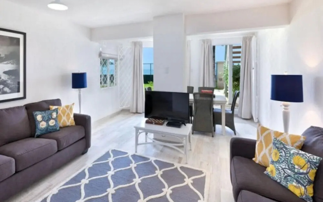 Sunny Vacation Villa 11