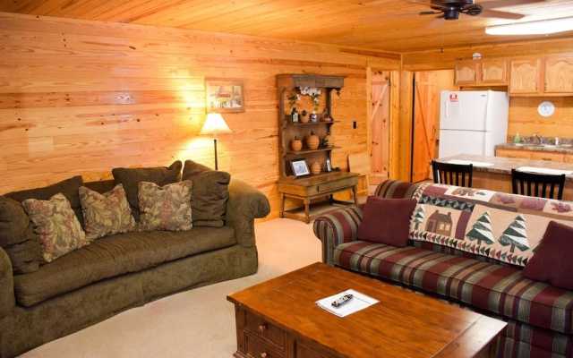 WEEKS WORTH - 3 Br Cabin