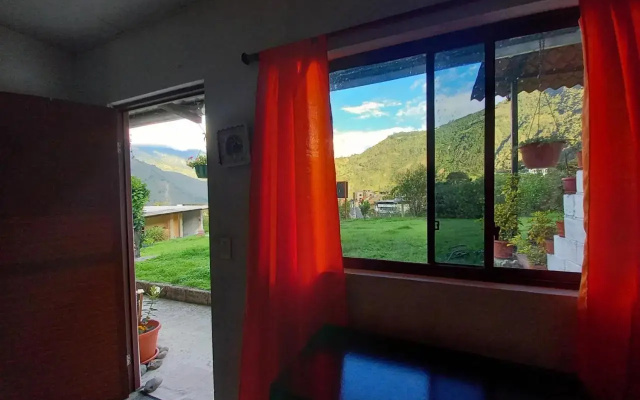 Montano Camping  Hostel