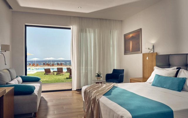 Cavo Orient Beach Hotel