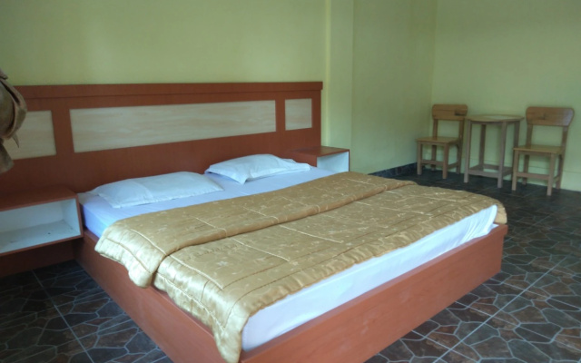 Halay Inn Tanjung Marowa